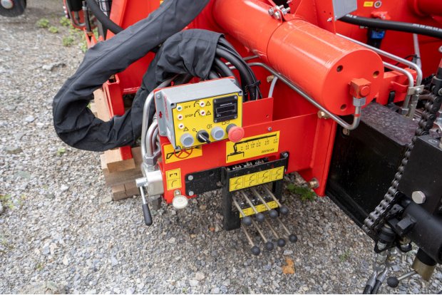 Рычаги управления опорами и КМУ