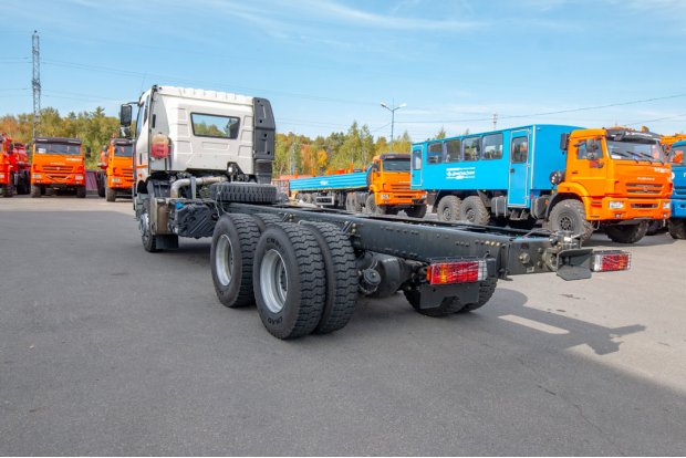 Шасси FAW СА3250 6х4, 420л.с., база 4800