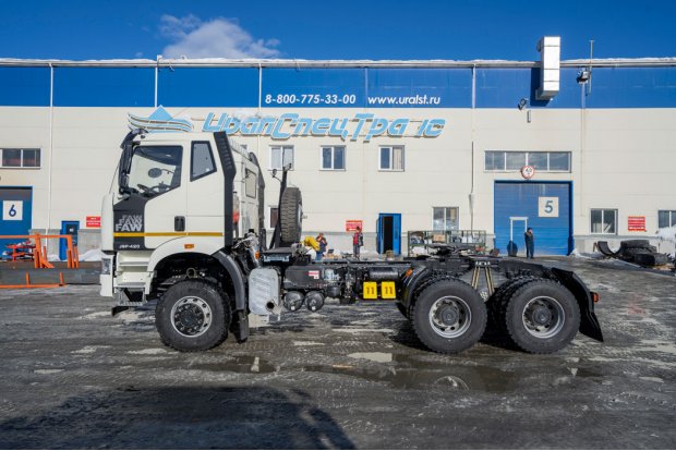 Седельный тягач УСТ 5453 FAW 3250 (6х6), КБ 3675, ССУ 1510 мм