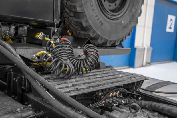 Разъемы пневмо-электро системы тягача