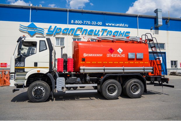 Автотопливозаправщик АТЗ 17-2Б УВТ-40 УСТ 5453 FAW 3250
