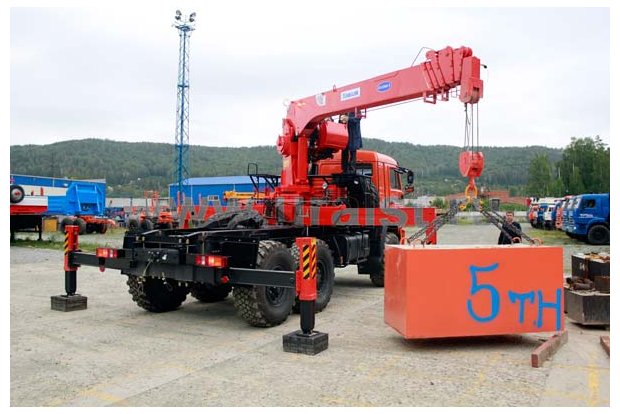 Седельный тягач Камаз с краном манипулятором Kanglim KS1256G-II