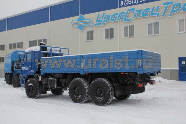 Бортовой автомобиль