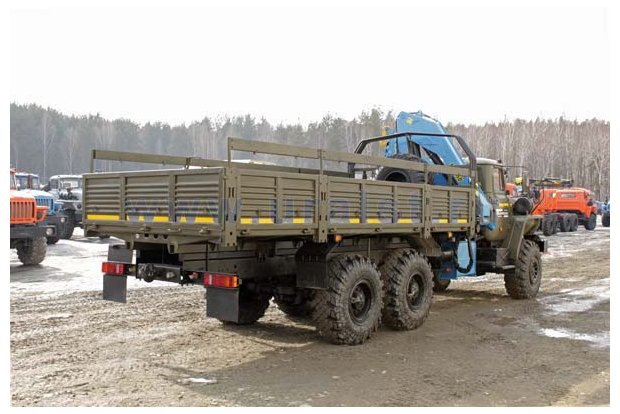 Бортовой Урал с КМУ ИМ-150