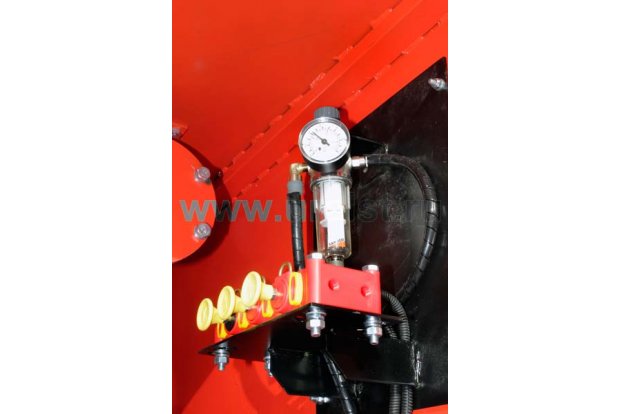 Блок пневмоуправления донными клапанами АТЗ-12-2