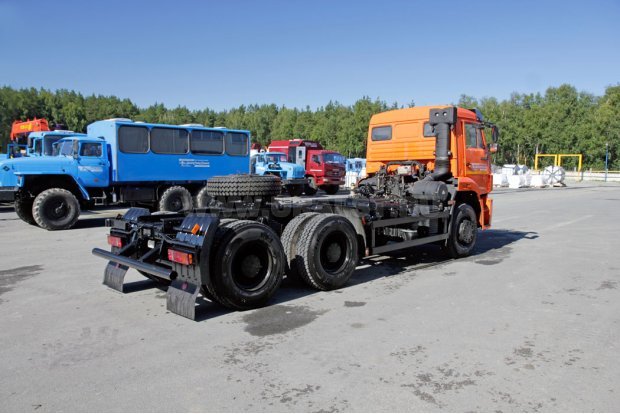 Тягач Камаз 6520-К4