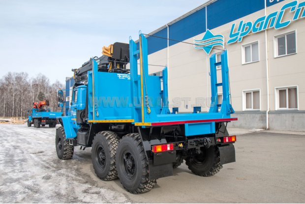 Хлыстовоз Урал УСТ-5453 с гидроманипулятором ОМТЛ-97