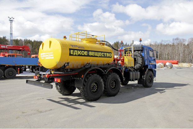 Установка для кислотной обработки скважин СИН-32 на шасси Камаз 43118-46