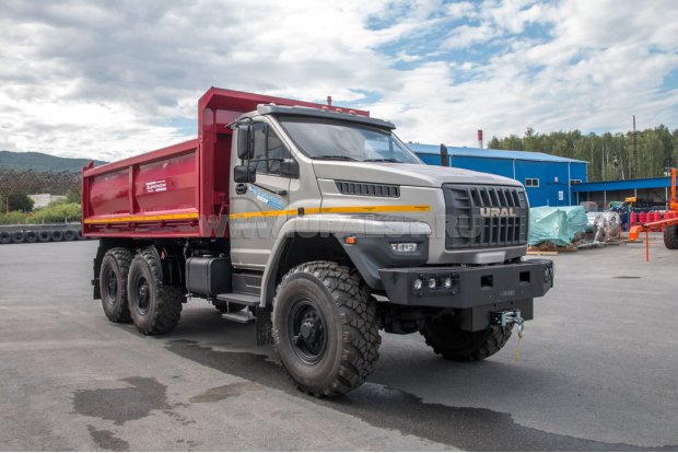 Самосвал Урал NEXT с трёхсторонней разгрузкой