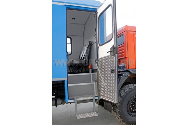 Откидная пассажирская лестница