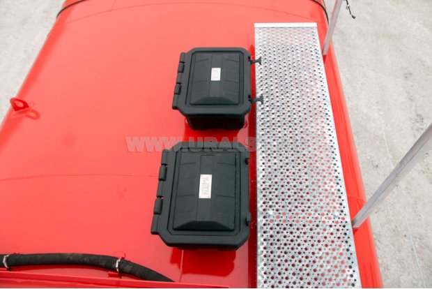 Песок, кошма