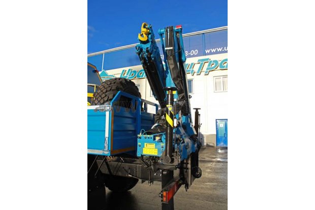 Фургон с манипулятором