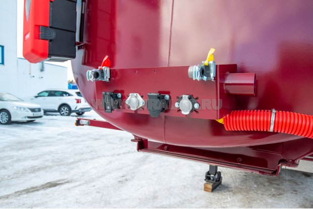 Разъемы для соединения электросистемы и пневмосистемы полуприцепа и тягача