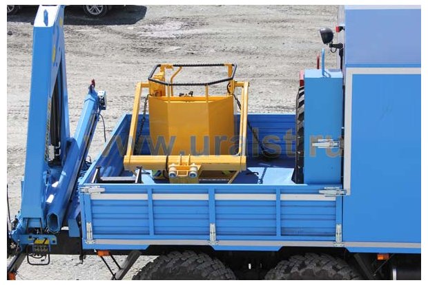 АРОК с КМУ. Бортовая площадка