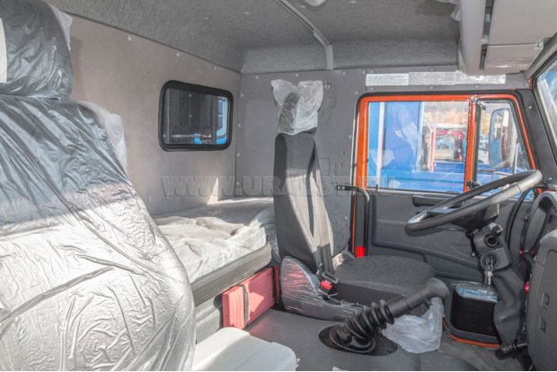 Спальное место в кабине водителя