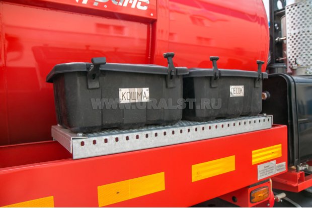 Ящики для песка и кошмы