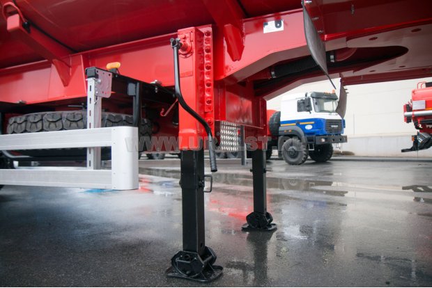 Опорное устройство полуприцепа