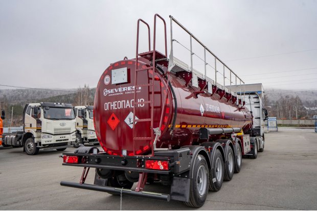 Лестница на площадку обслуживания