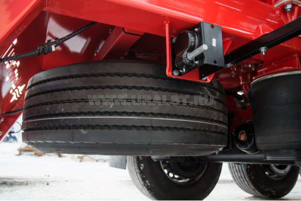 Крепление запасного колеса