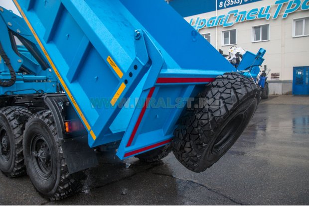 Задний открывающийся борт