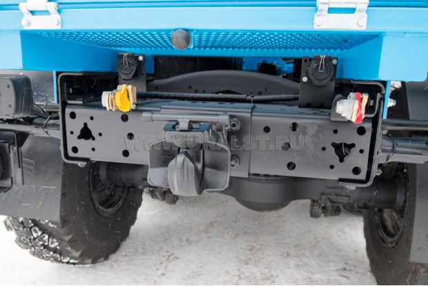 Заднее сцепное устройство