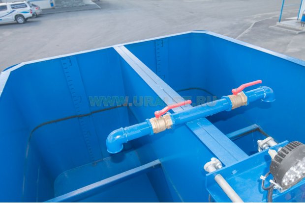 Мерный бак двух отсечный