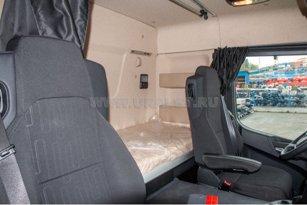 Спальное место в кабине водителя