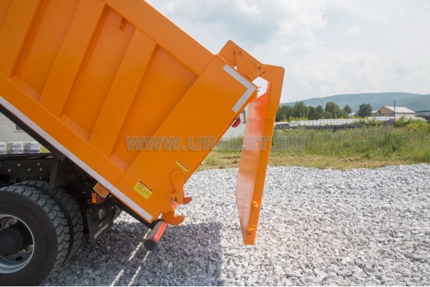 Открывающийся задний борт