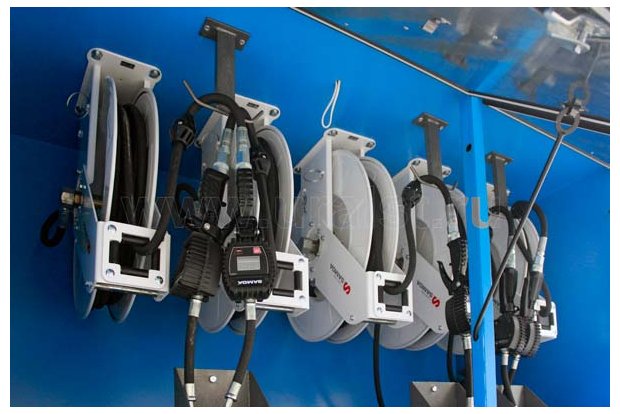 Катушки маслораздаточные с дозирующими пистолетами, оснащенными счетчиками расхода масла