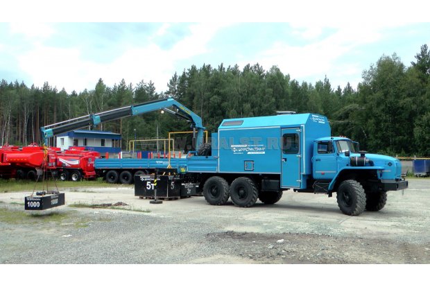 Мобильная ремонтная мастерская (МРМ) УСТ-5453 на шасси Урал 4320-70М с КМУ ИМ-95