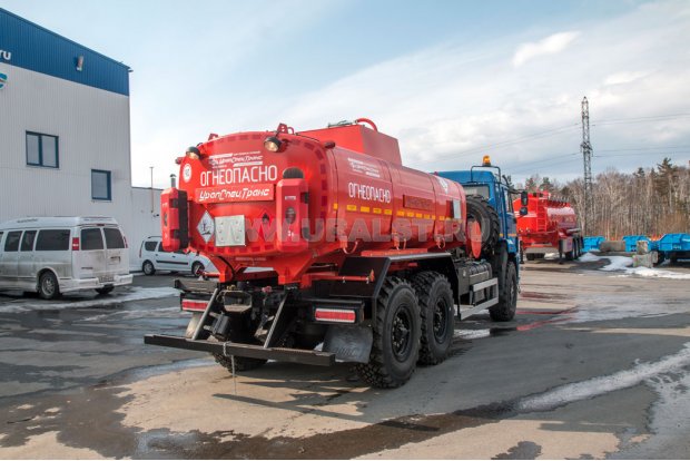 Автотопливозаправщик Камаз АТЗ-11Б УСТ-5453