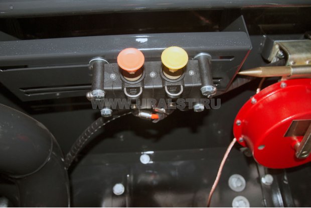 Пневмоуправление донным клапаном