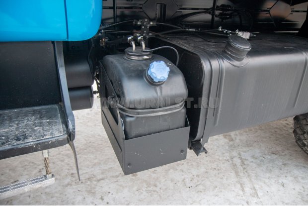 Бак с мочевиной