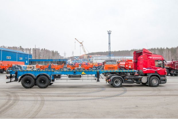 Полуприцеп контейнеровоз ППК 20Б-21-12 УСТ 9465 2Х1С, 1Х1А, дополнителные опоры + Тягач Полуприцеп контейнеровоз ППК 20Б-21-12 УСТ 9465 2Х1С, 1Х1А, дополнителные опоры + Тягач SCANIA