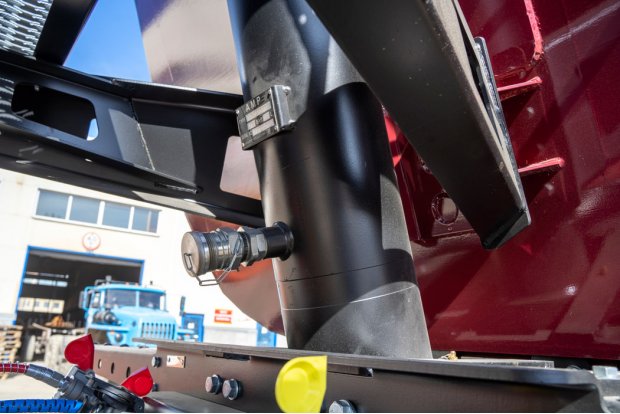 Гидроцилиндр подъема кузова