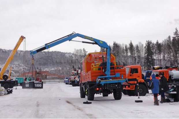 Камаз Агрегат ремонта и обслуживания станков-качалок (АРОК) 43502-45 с КМУ ИМ-55