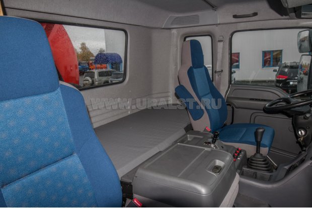 Спальное место в кабине водителя