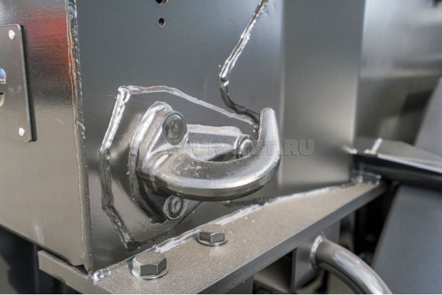 Крюк для аварийной буксировки