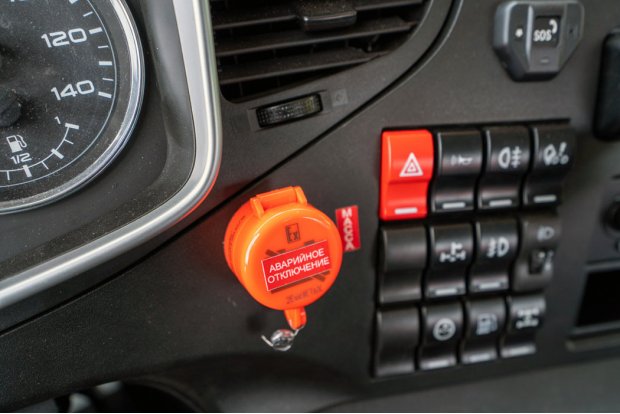 Кнопка дистанционного отключения аккумуляторов