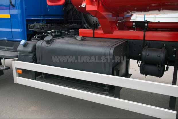 Топливный бак. Боковая защита