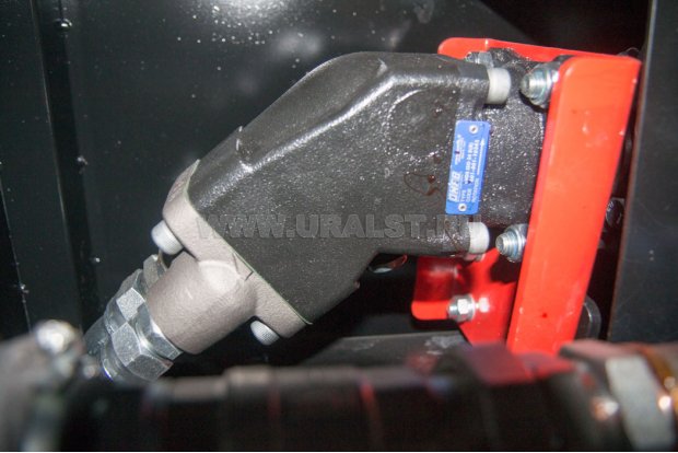 Гидромотор привода насоса высокого давления