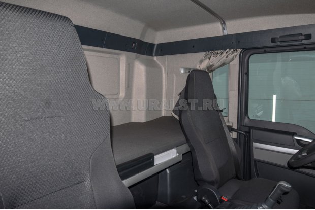 Спальное место в кабине водителя