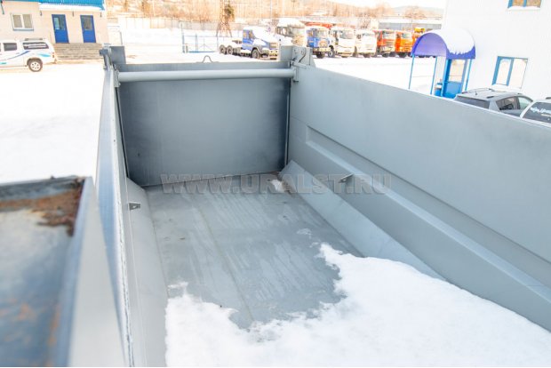 Самосвальная платформа