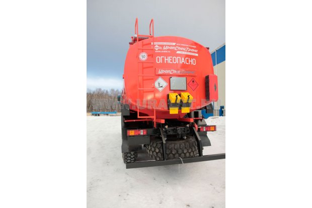 Лестница на площадку обслуживания цистерны