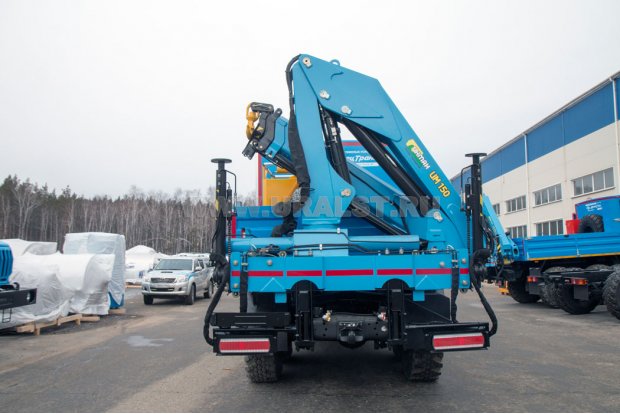 Автобус грузопассажирский на шасси Камаз 43118-50 с бортовой платформой и КМУ ИМ-150