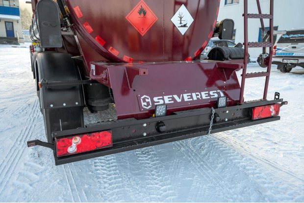 Заднее защитное устройство