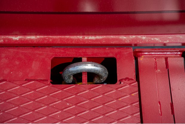 Потайные петли для увязки груза с шаклами