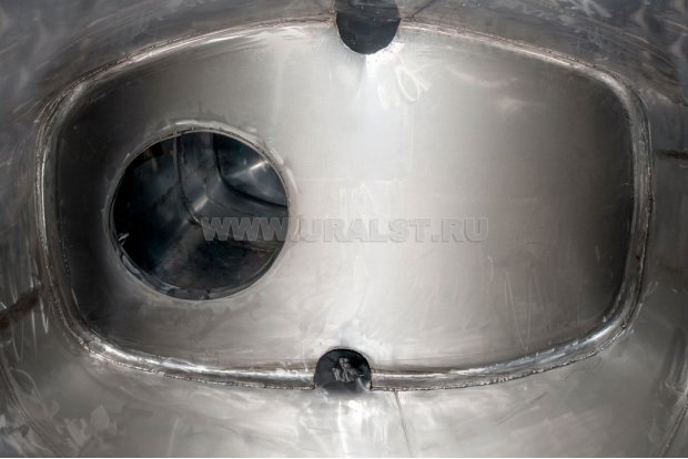 Внутренняя часть емкости из нержавеющей стали