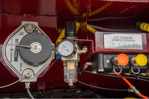 Фильтр осушитель с манометром, розетка 10и контактная