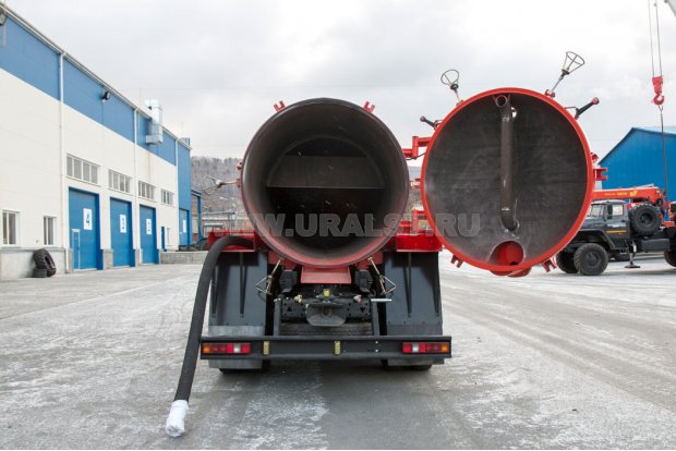 Автоцистерна МВ-11-ОД КО УСТ-5453 с открывающимся днищем